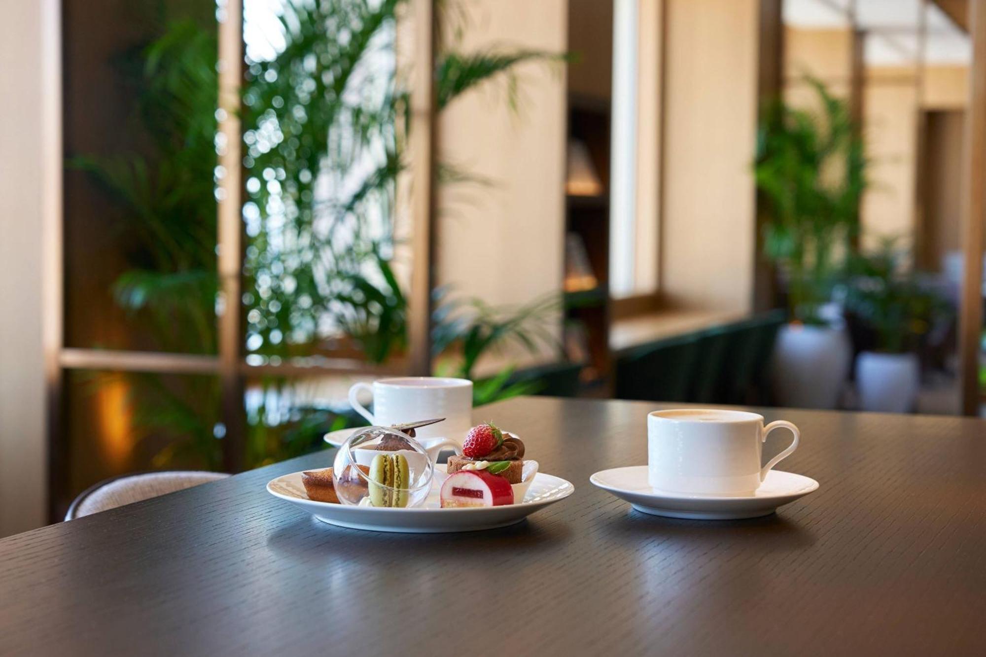 The Westin Tokyo Hotel Ngoại thất bức ảnh