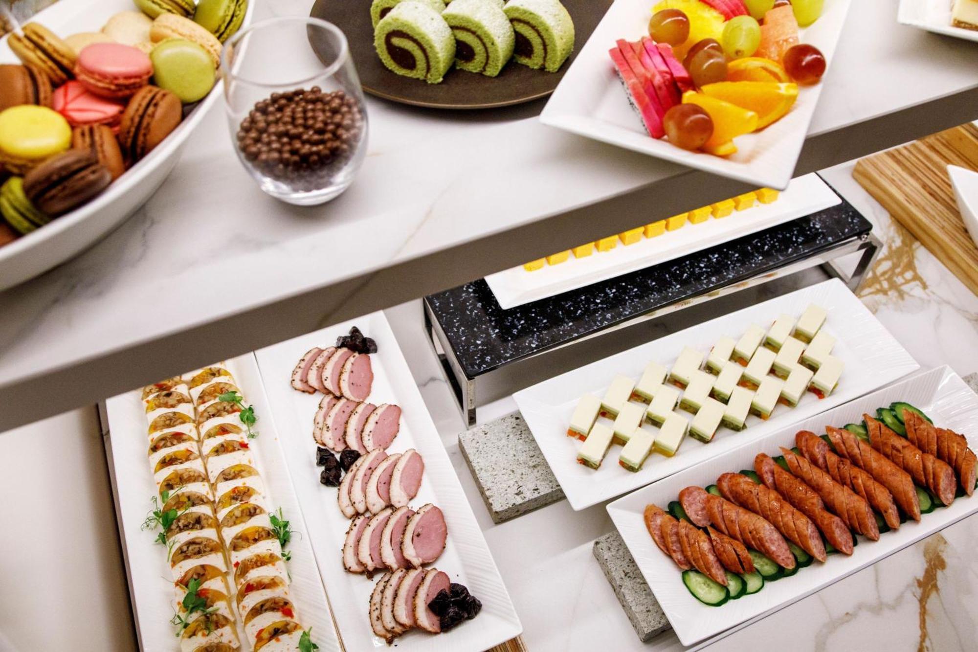 The Westin Tokyo Hotel Ngoại thất bức ảnh
